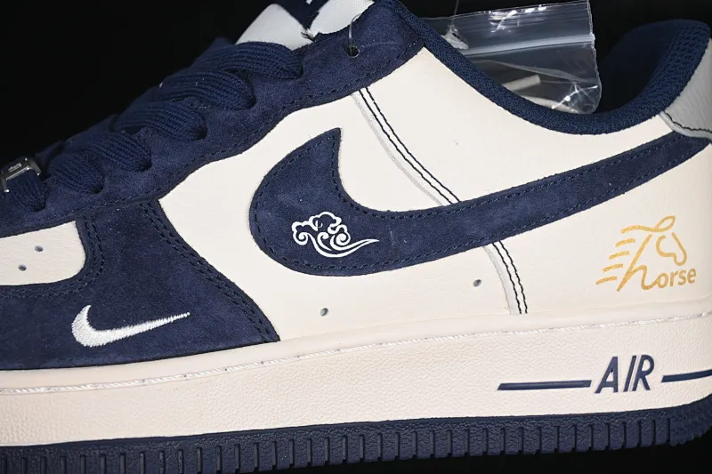All categories Nk Air Force 1 Air Force series Nk Air Force 1 Low Air Force low-top Nike Air Force 1'07 Low Year of the Horse limited edition Navy blue Prancing Horse Air Force 1 low-top casual sneakers XD0028-013